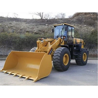 Kompakten sprednji nakladalnik